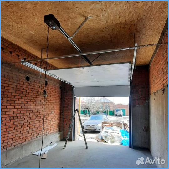 Гаражные секционные ворота DoorHan