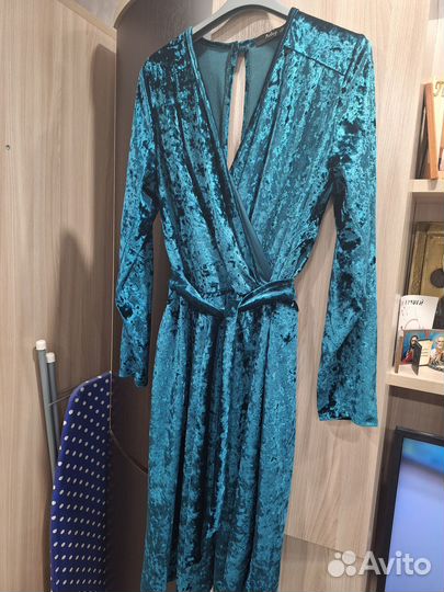 Вечернее платье изумрудный велюр 50 размер