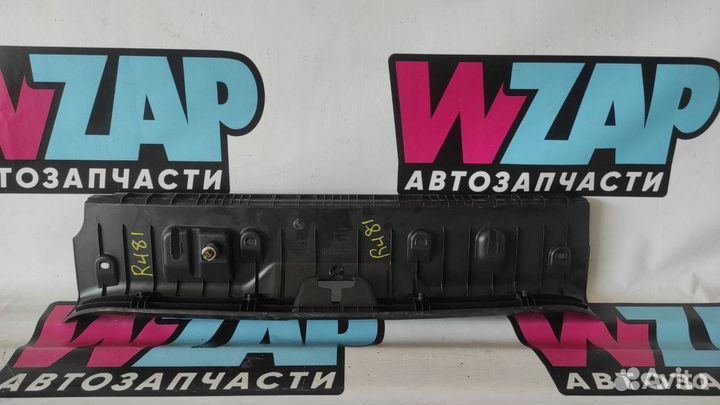 Накладка внутренняя на заднюю панель кузова BMW 5