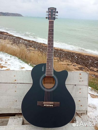 Акустическая гитара
