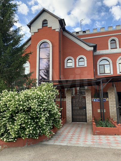 Коттедж 400 м² на участке 12 сот.