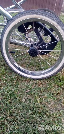 Прогулочная коляска