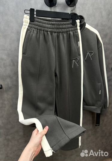 Спортивный костюм Represent