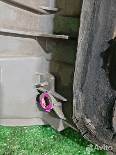 Стоп сигнал toyota voxy ZRR75 контрактная