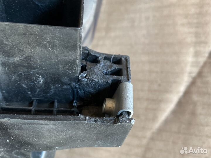 Toyota RAV4 фара правая Led