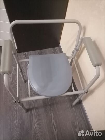 Стул туалетный для инвалидов