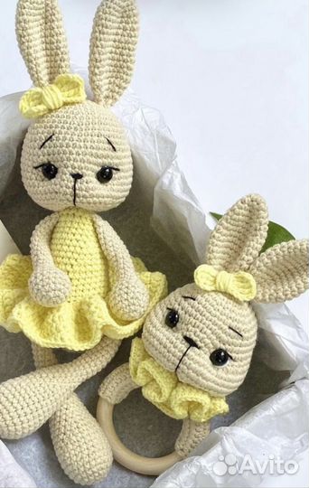 Зайки, вязанние игрушки, набор игрушки