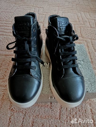 Ботинки для девочки 31(32)