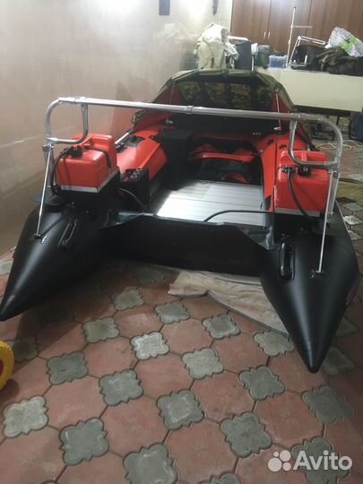 Моторная лодка gladiator HD 350