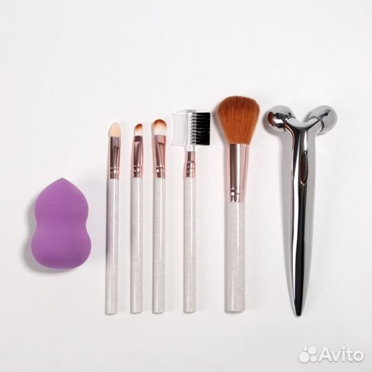 Подарочный набор (спонж, кисти, массажер)