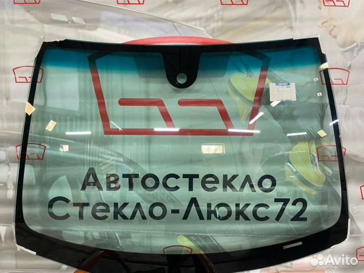 Лобовое стекло Nissan Tiida 5D 2004-2014