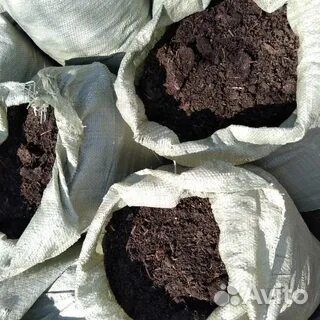 Чернозём в мешках и валом