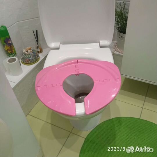 Детское сиденье на унитаз