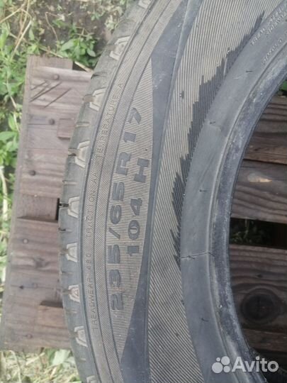 Kumho Road Venture ST KL11 235/65 R17 104T