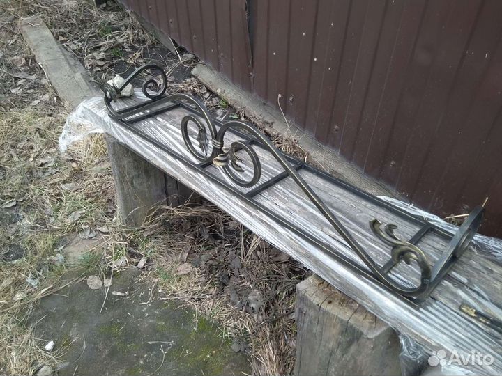 Цветочница под окно