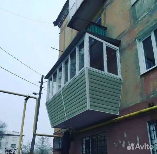 Пластиковый балкон с установкой