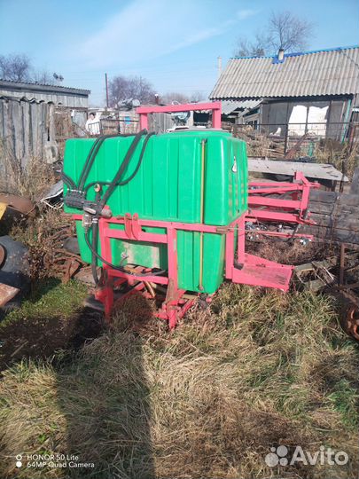 Опрыскиватель навесной 800