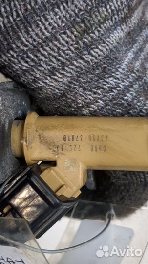 Форсунка топливная Toyota Auris E15