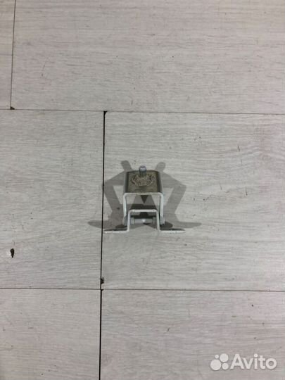 Петля крышки багажника правая LADA xray 1.6 мт