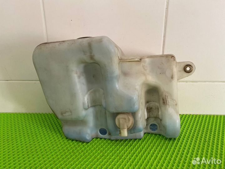 Бачок омывателя лобового стекла Land Rover