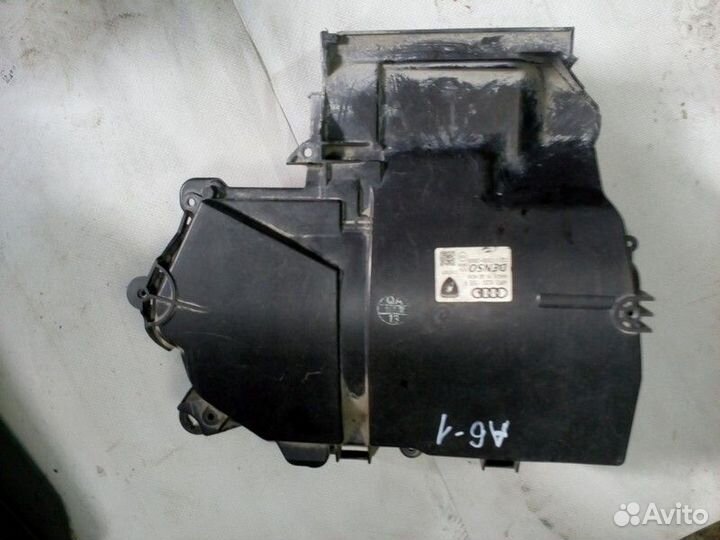 Крышка корпуса отопителя Audi A6 C6 AUK 3.2 2007