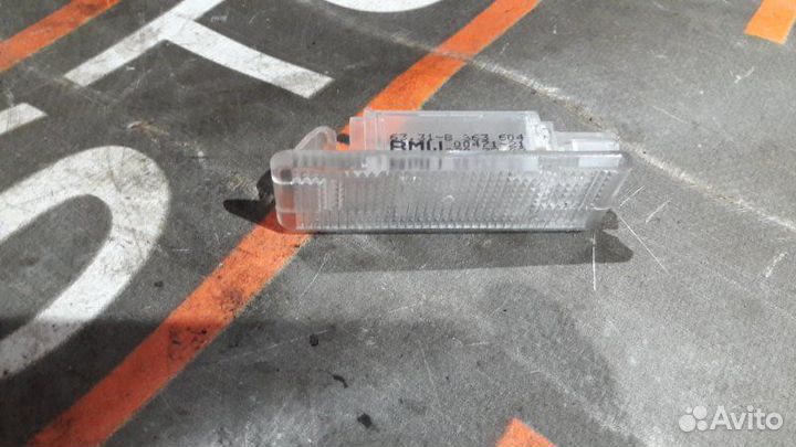 Плафон освещения Bmw X5 E53 M54B30 2001