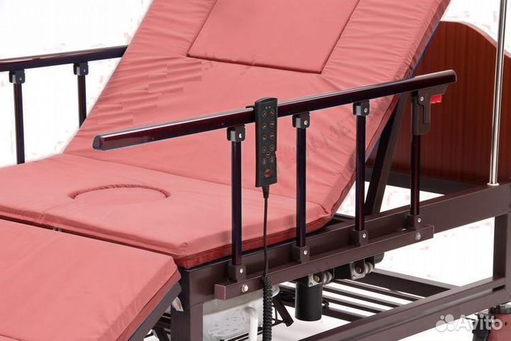 Кровать для лежачих больных медицинская с пультом