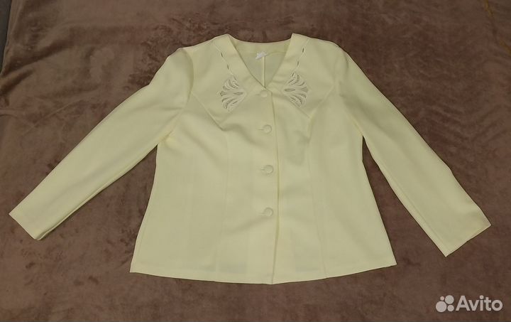 Костюм женский с юбкой