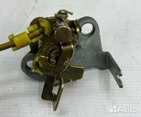 Личинка замка багажника Toyota Cresta седан 1JZ-GE