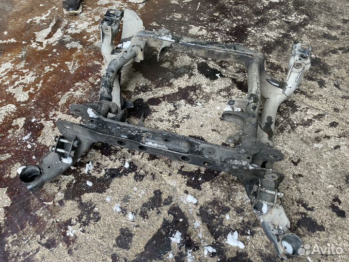 Mercedes ML6.3 AMG балка переднего моста подмотор