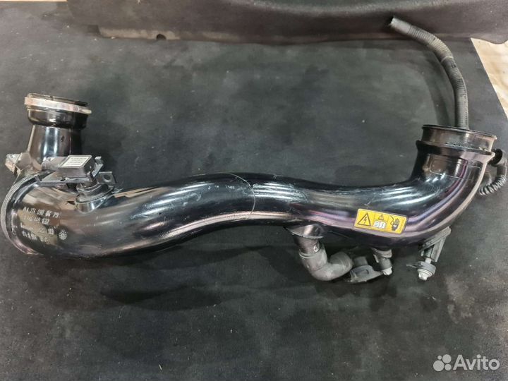 Патрубок впускного коллектора Mercedes W204 M274