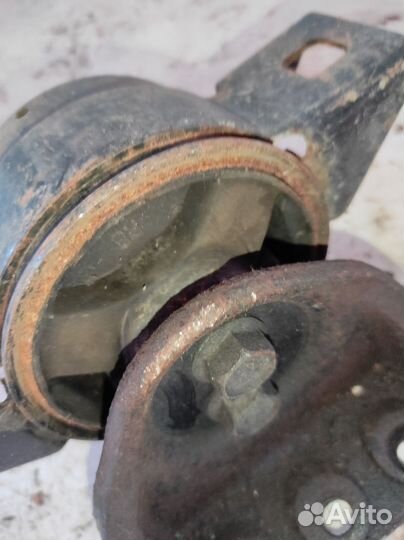 Подушка опора крепление двс Chevrolet Aveo T250