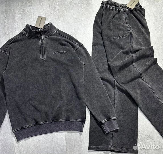 Спортивный костюм balenciaga с широкими штанами