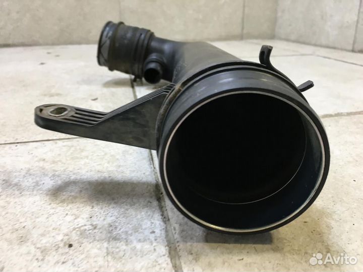 Патрубок воздушного фильтра Volkswagen Tiguan 5N1