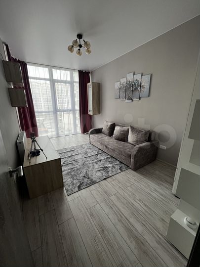 2-к. квартира, 40 м², 8/15 эт.