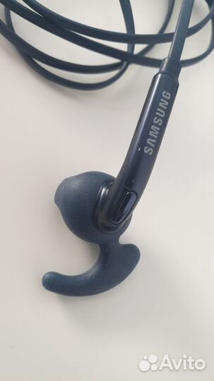 Проводные наушники Samsung