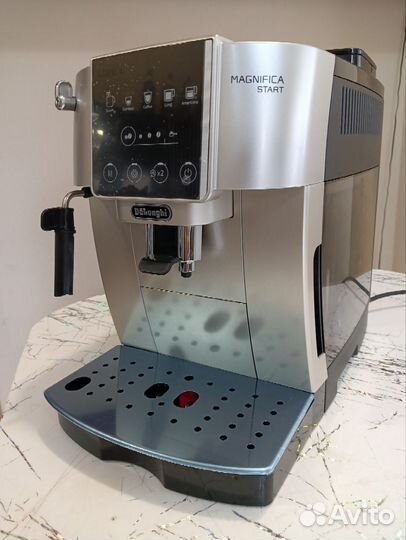 Кофемашина DeLonghi ecam 220.30SB