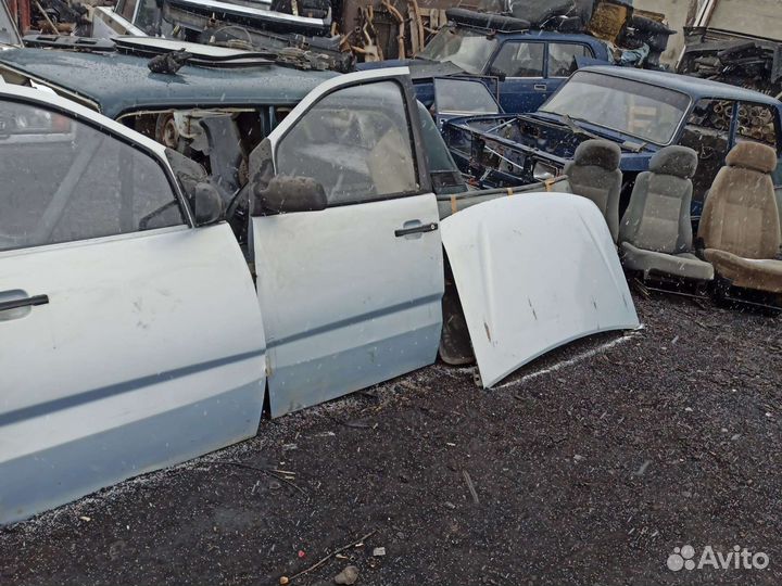 Нива 2120 Надежда по запчастям