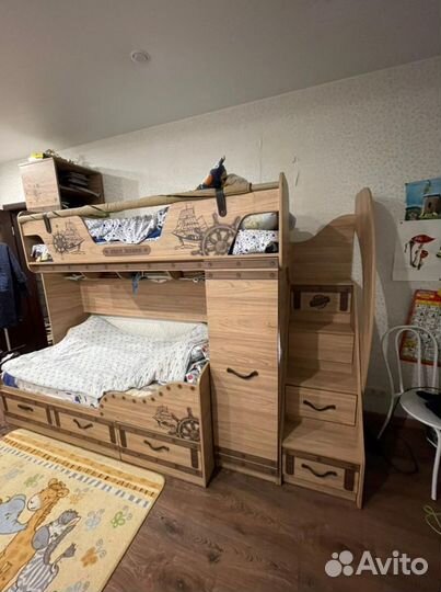 Продается детская двухярусная кровать