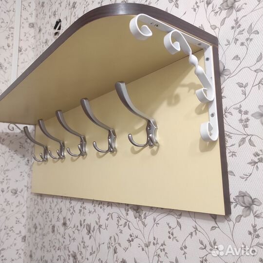 Вешалка настенная в прихожую