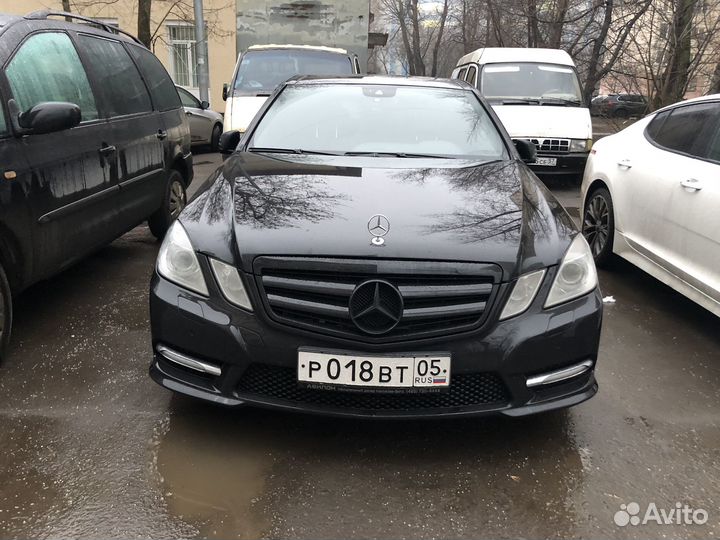 Заднее стекло на Mercedes W212 Замена 1ч