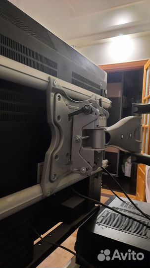 Кронштейн для телевизора на стену поворотный