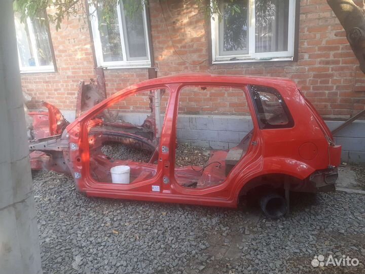 Заднее крыло панель фиеста 5