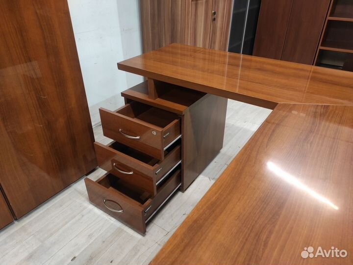 Кабинет руководителя (4 предмета) левый б/у Шатура