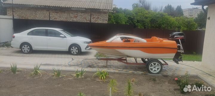 Моторная лодка