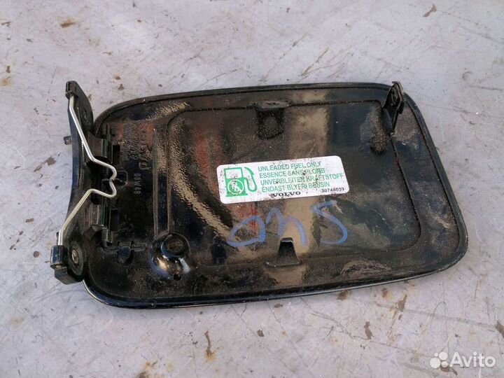 Лючок бензобака вольво s40