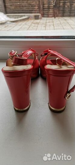 Продам босоножки из натуральной кожи бу