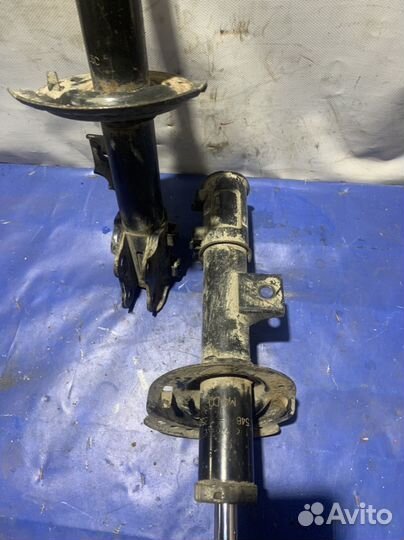 Стойки передние hyundai elantra