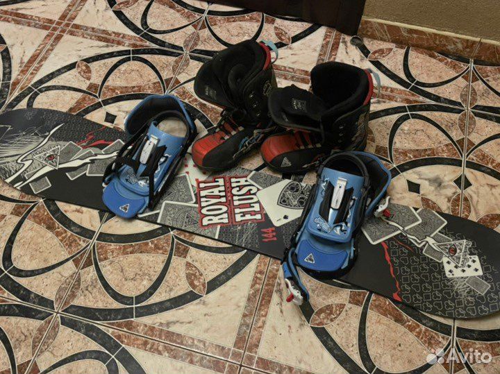 Сноуборд с ботинками (41 размер)