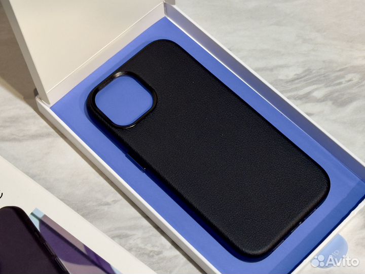 Чехол из кожи на iPhone 15